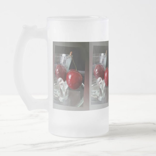 Becher mit Kirschen Mattglas Bierglas (Links)