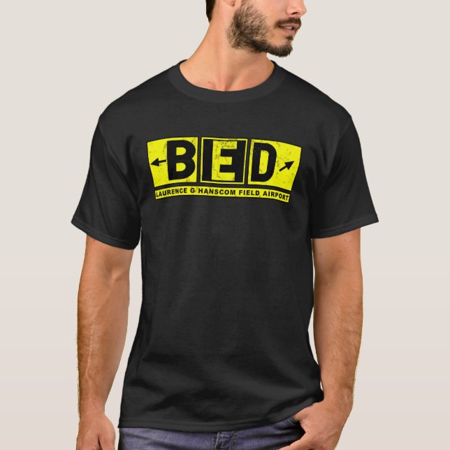 BED Laurence G Hanscom Field Airport Taxiway-Zeich T-Shirt (Vorderseite)