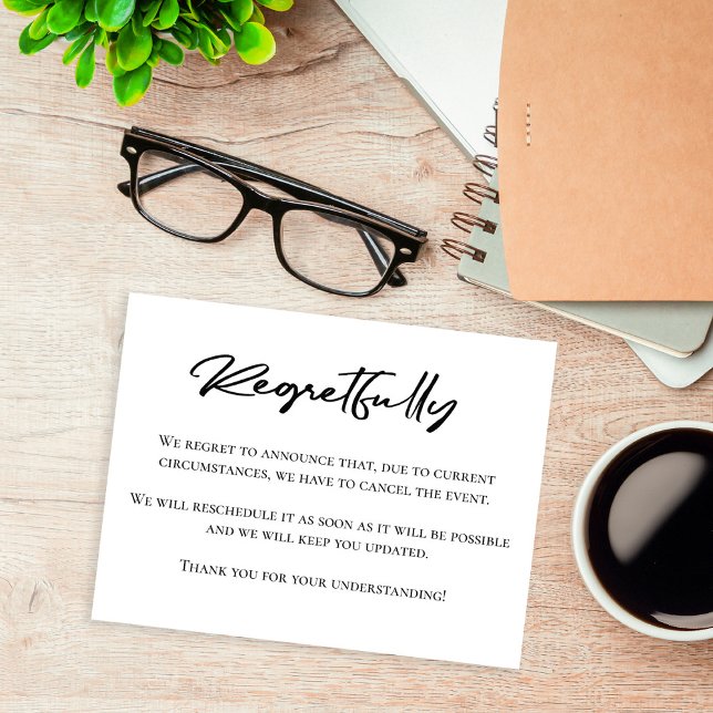 Bedauerlich schwarz-weiß Stornierungsankündigung Postkarte (Von Creator hochgeladen)