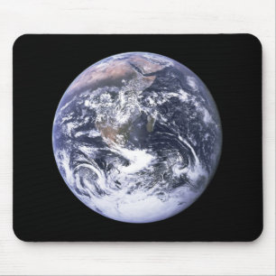 Bedecken Sie von Apollo 17 mit Erde Mousepad