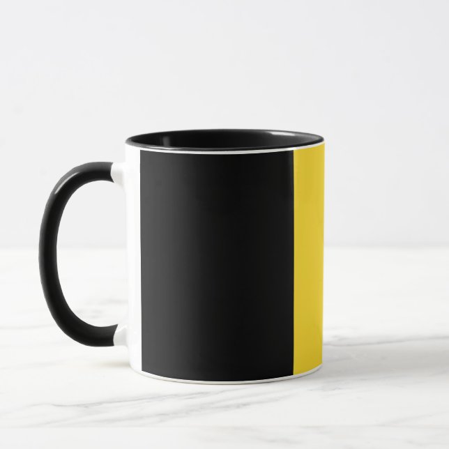Bedeckte Keramik mit der belgischen Flagge Tasse (Links)