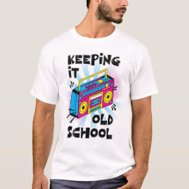 Bedrückte Retro-Boombox: Behalt der alten Schule T-Shirt