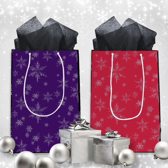 Bedrückter Silberner Glitzer Schneeflocken Weihnac Mittlere Geschenktüte (Von Creator hochgeladen)