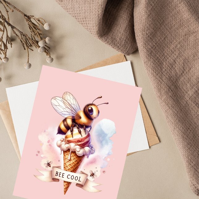 Bee Cool Whimsical Postkarte (Von Creator hochgeladen)