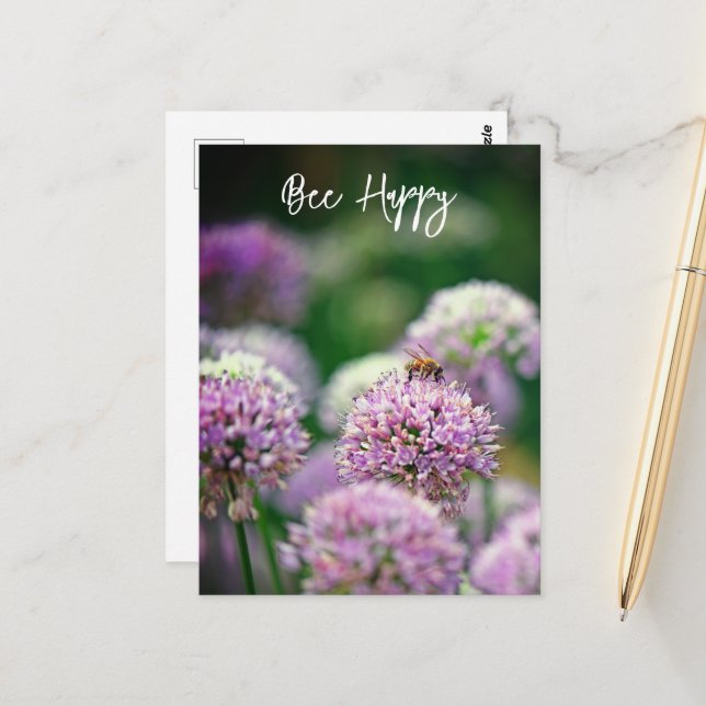 Bee Happy mit Lila Allium Blume Motivierend Postkarte (Vorderseite/Rückseite Beispiel)