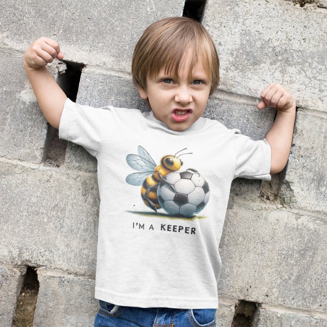 Bee Holding Soccer Ball Artwork T-Shirt (Von Creator hochgeladen)