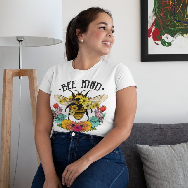 Bee Kind Wild Blume Graphic Lässig Women's Große Größe T-Shirt (Von Creator hochgeladen)