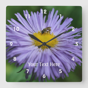 Bee On Purple Daisy Flower #2 Quadratische Wanduhr