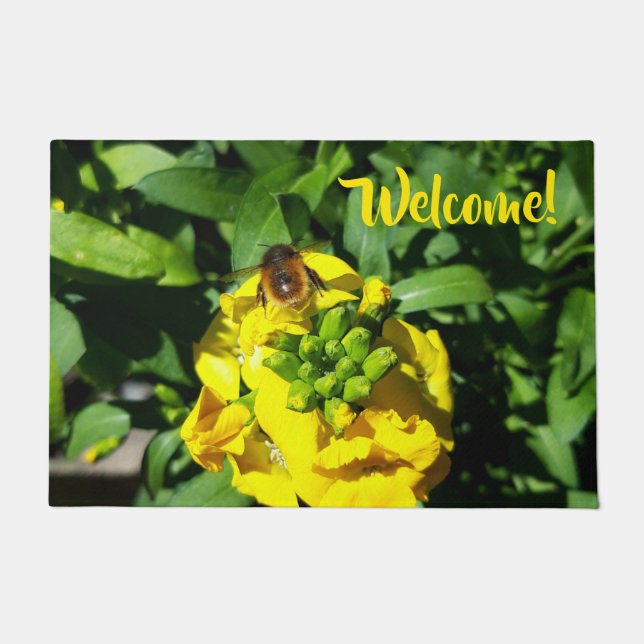 Bee on Yellow Flowers Fußmatte (Vorderseite)