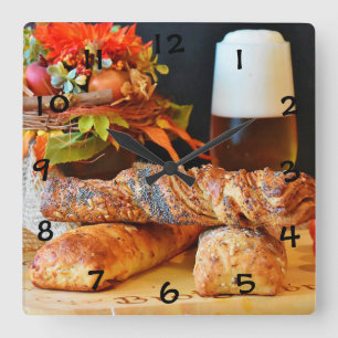 Beer, Bread and Fall Quadratische Wanduhr