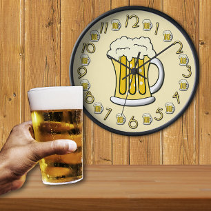 Beer Thirty Clock Wanduhr