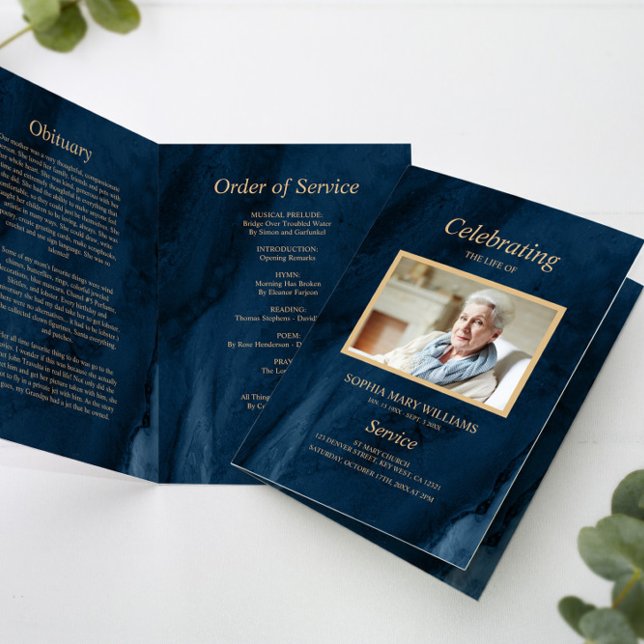 Beerdigung Blue & Gold Calligraphy Memorial Progra Karte (Von Creator hochgeladen)