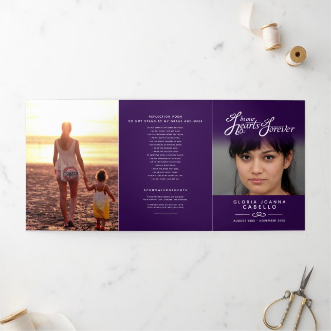 Beerdigungsprogramm in unseren Herzen dunkel lila Dreifach-gefaltete Programmkarte (Außenbereich)