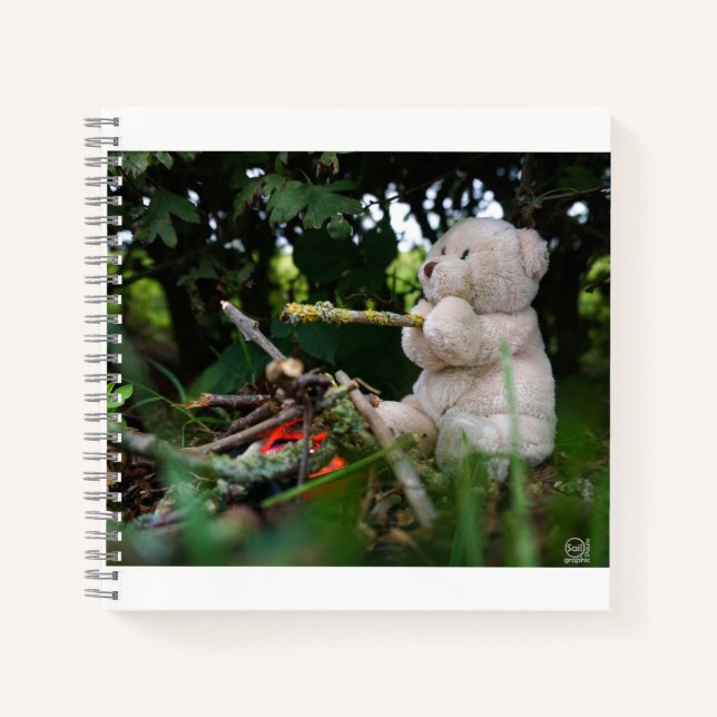 Beertje dat bij kampvuur zit. notizbuch (Vorderseite)