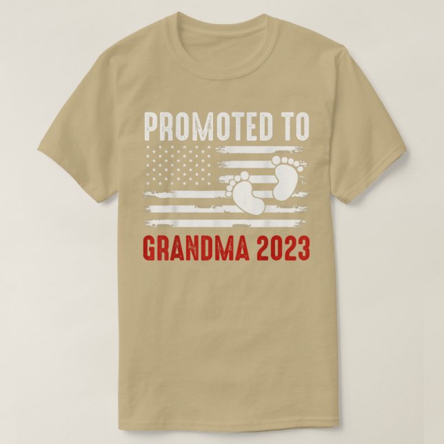 Befördert auf Oma 2023 bald Schwangerschaft USA  T-Shirt (Design vorne)