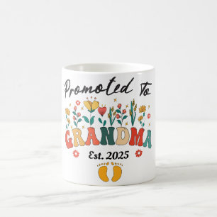 Befördert zu Oma est. 2024 Großeltern BabyMug Kaffeetasse