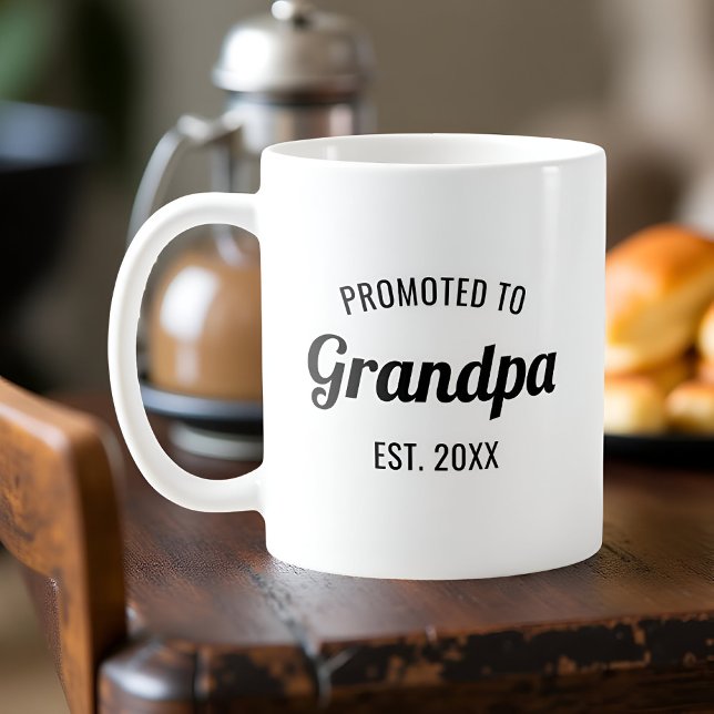 Befördert zu Opa Est. 2025 Personalisiert Kaffeetasse (Von Creator hochgeladen)
