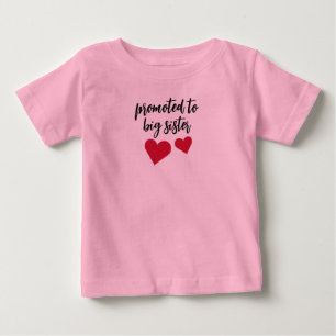 Befördert zum Big Sister Red Hearts T - Shirt