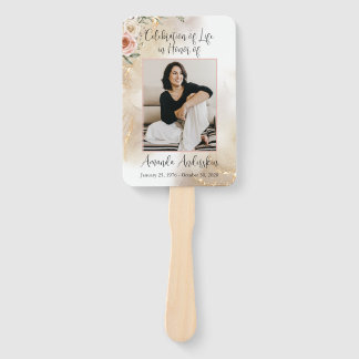 Begehung des "Life Peach & Gold Order of Service Fächer