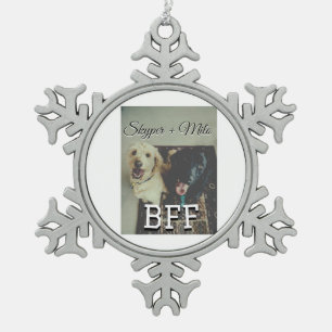 Begleithelfer tragen den Namen Foto Tier Liebe hin Schneeflocken Zinn-Ornament