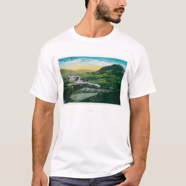 Begrenzte Eisenbahn nahe Hufeisenkurve T-Shirt (Vorderseite)