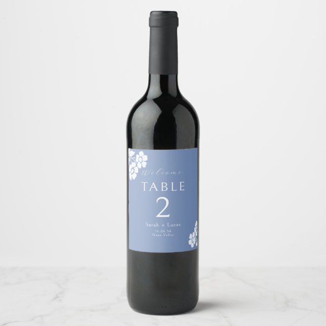 Begrüßung in Blau und Weiß Tischnummer Weinetikett (Vorderseite)