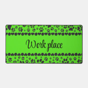 Begrüßungpaws Schwarz & Weiß Polka Dot auf Grün Schreibtischunterlage