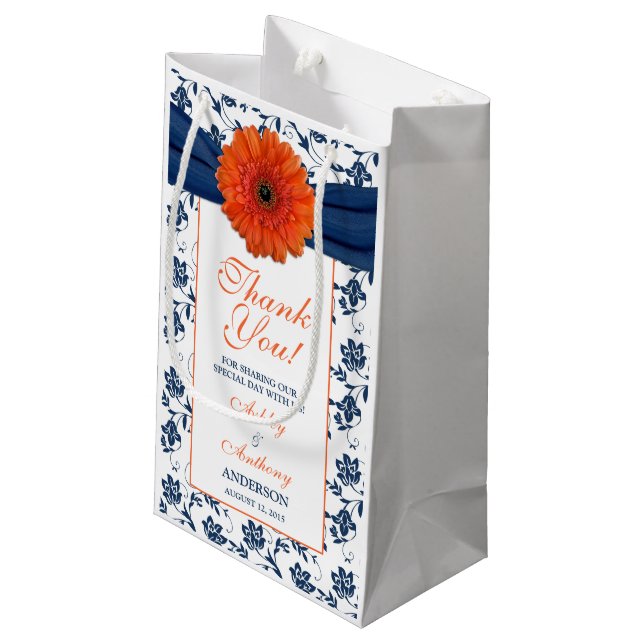 Begrüßungsgeschenk Beutel Orange Daisy Navy Damask Kleine Geschenktüte (Rückseite Schrägansicht)