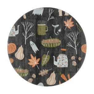 Behagliche Herbstelemente: Warmes Muster. Schneidebrett