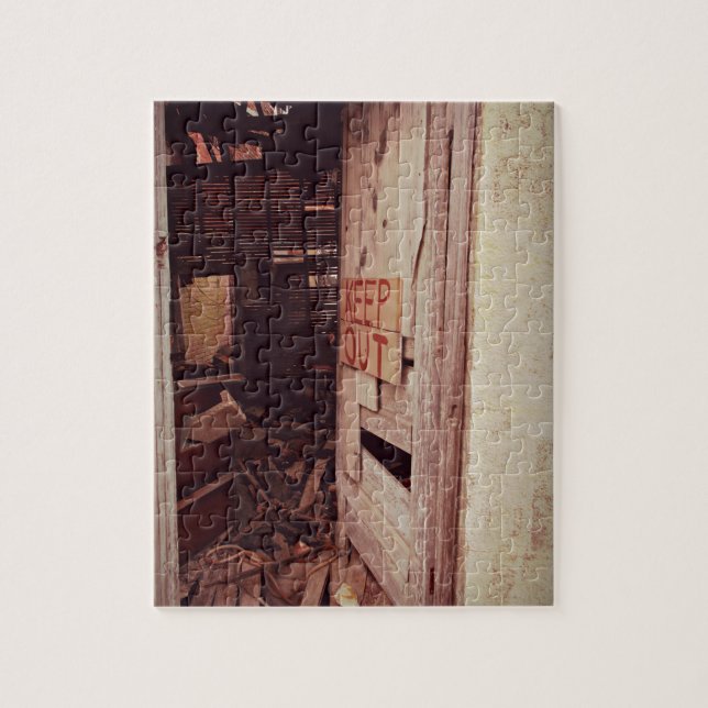 Behalt aus, Gebäude verlassen. Puzzle (Vertikal)