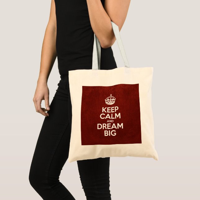 Behalt Calm and Dream Big, Red Leather, Typografie Tragetasche (Vorderseite (Produkt))