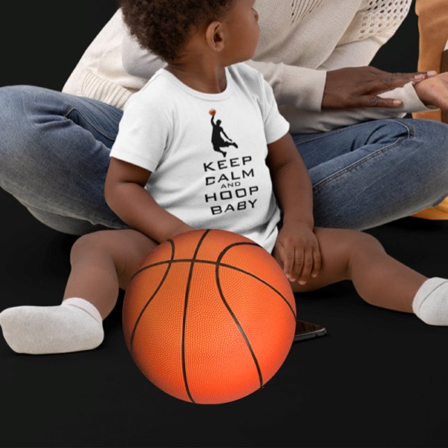 BEHALT CALM UND HOOP BABY BASEKETBALL BABY STRAMPLER (Von Creator hochgeladen)