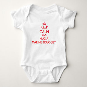 Behalt Calm und Hug einen Meeresbiologen Baby Strampler