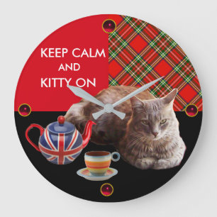 BEHALT CALM UND KITTY AUF "RED TARTAN TEA PARTY" GROßE WANDUHR