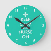 Behalt Calm und Krankenschwester auf die Uhr