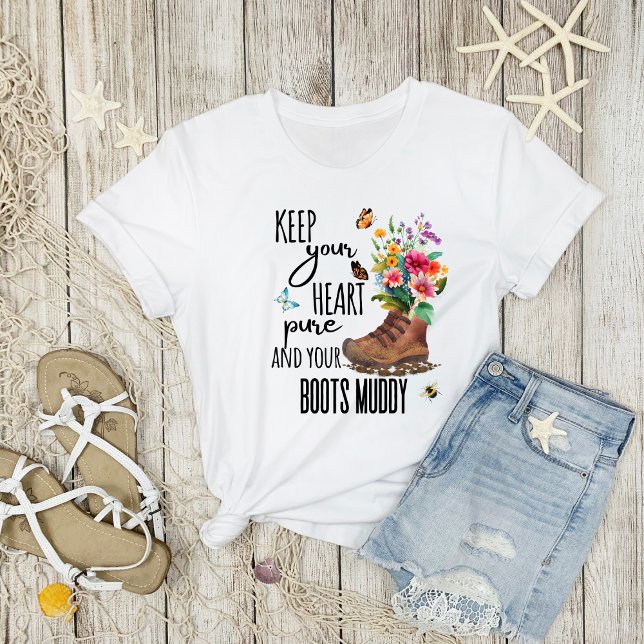 Behalt dein Herz pur und deine Stiefel Muddy Niedl T-Shirt (Von Creator hochgeladen)