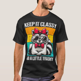 Behalt es klassischen Raccoon mit Sonnenbrille und T-Shirt