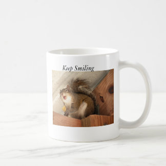 Behalt Lächeln Eichhörnchen-Tasse Tasse