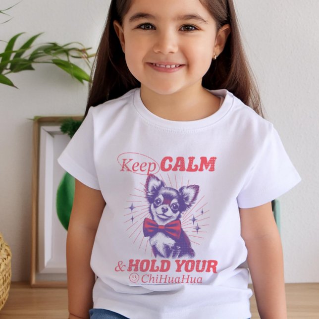 Behalt Ruhe und halte deine Chihuahua Retro Typogr Baby T-shirt (This funny design uses retro fonts and vintage-style graphics in bright pink typography.)