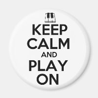 Behalt Ruhe und spiele am Klavier