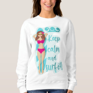 Behalt Ruhe und surfe auf brünettem Mädchen Sweatshirt