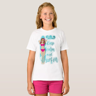 Behalt Ruhe und surfe auf brünettem T - Shirt