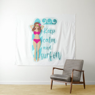 Behalt Ruhe und surfe auf der brünetten Girl Card Wandteppich