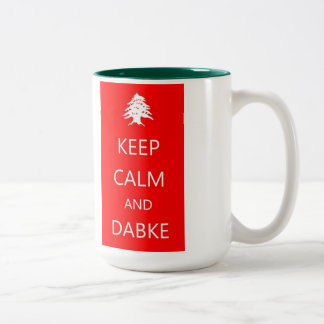 BEHALTEN Sie der RUHE und DABKE ~ Libanon-Tasse Zweifarbige Tasse