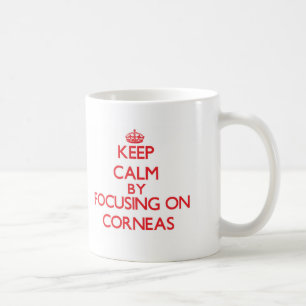 Behalten Sie Ruhe, indem Sie auf Hornhäute sich Tasse