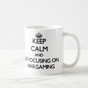 Behalten Sie Ruhe, indem Sie auf Wargaming sich Kaffeetasse
