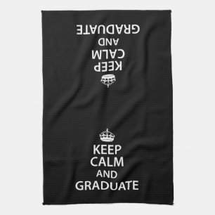 Behalten Sie Ruhe und graduieren Sie lustigen Küchentuch