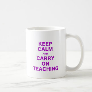 Behalten Sie Ruhe und machen Sie weiter zu Tasse