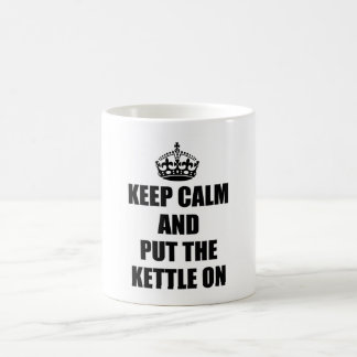 behalten Sie Ruhe und setzen Sie den Kessel auf Kaffeetasse