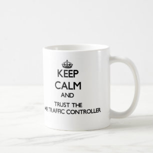 Behalten Sie Ruhe und vertrauen Sie dem Fluglotsen Kaffeetasse